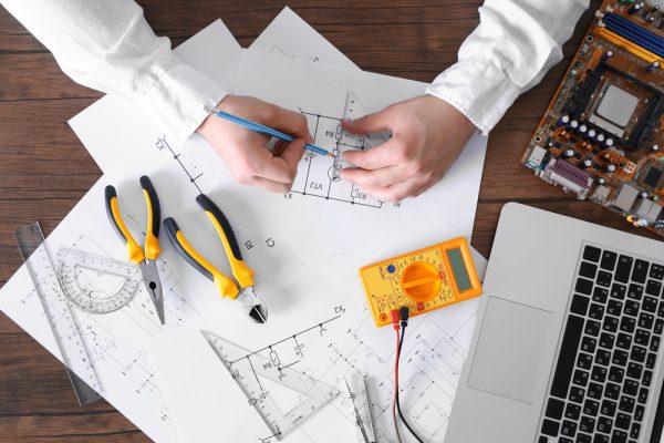 Engenharia Elétrica, IPOG, Crise, Mercado
