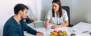 Descubra como se destacar na Nutrição Hospitalar e Home Care! Veja as habilidades essenciais e como impulsionar sua carreira na área.
