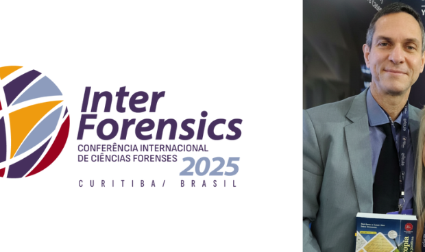 aluna Maria Aparecida, ao lado do professor Erick Simões, durante o congresso Interforensics.