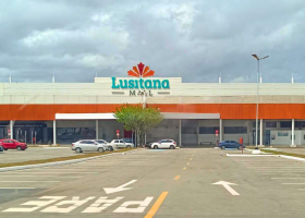 Fachada do Lusitana Mall, em São Luís, onde está localizada a nova sede do IPOG unidade de São Luís, simbolizando a nova fase da instituição no Maranhão.