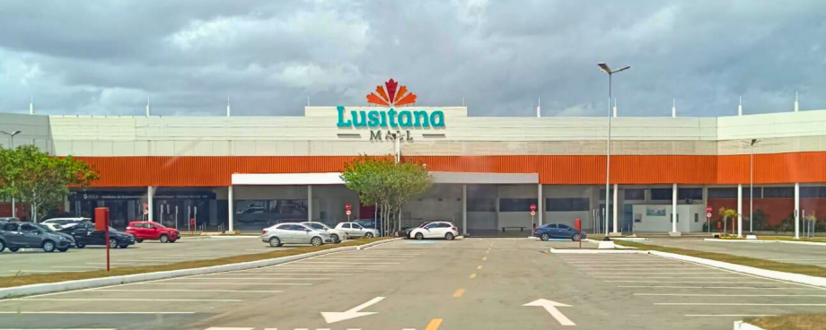 Fachada do Lusitana Mall, em São Luís, onde está localizada a nova sede do IPOG unidade de São Luís, simbolizando a nova fase da instituição no Maranhão.