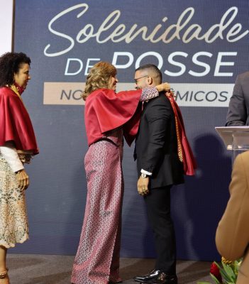 Fellipe Guerra sendo empossado na Abracicon